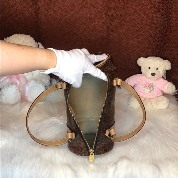 Authentic ✅ - Picture 4 of 8